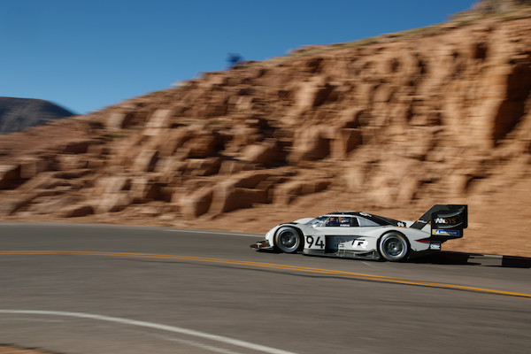 I.D R Pikes Peak bije rekord trasy